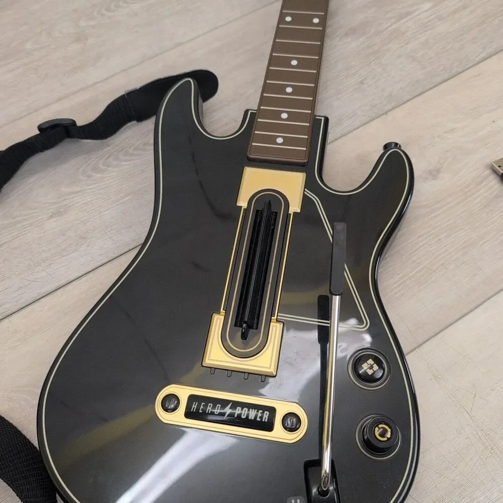 Guitar Hero Live Controller Model 0000654 PS3 Wii U WITH USB DONGLE Tested